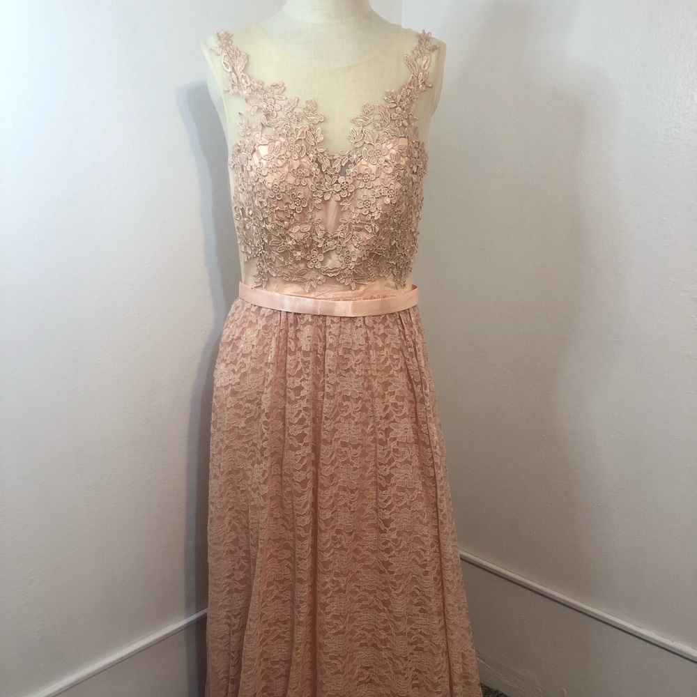 Maniju lace formal gown size 1X. NWT.